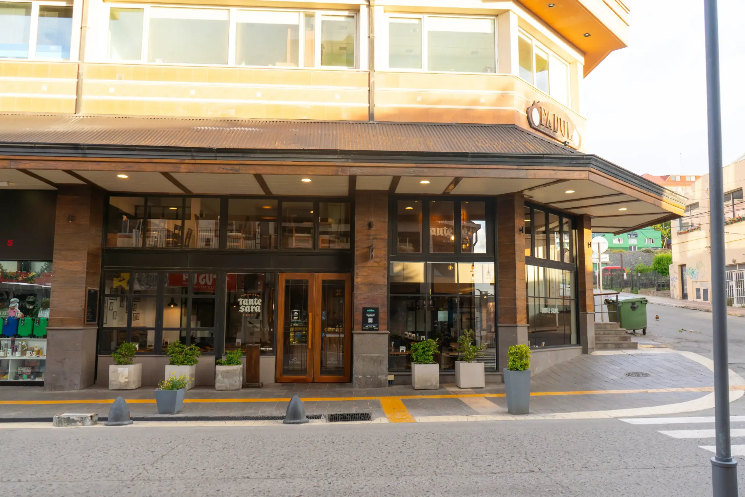 TS Bar - fadul exterior 2