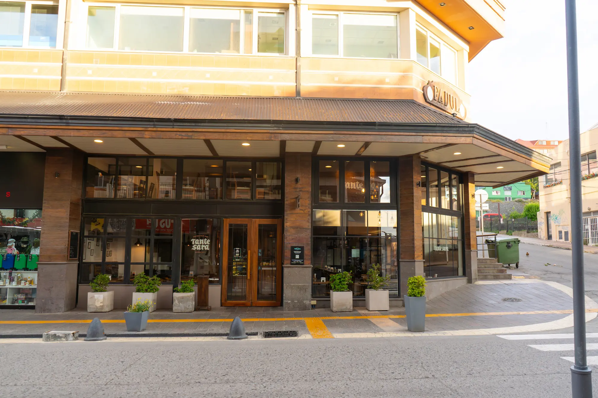 TS Bar - fadul exterior 2